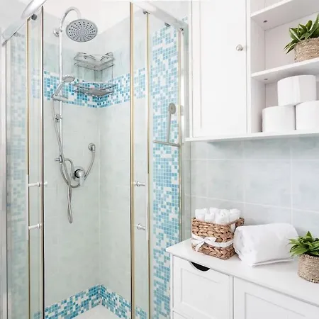 Marina - Near Airport With Swimmingpool Appartement