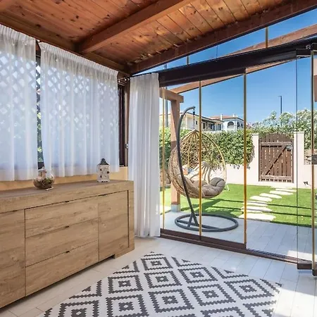 Marina - Near Airport With Swimmingpool *