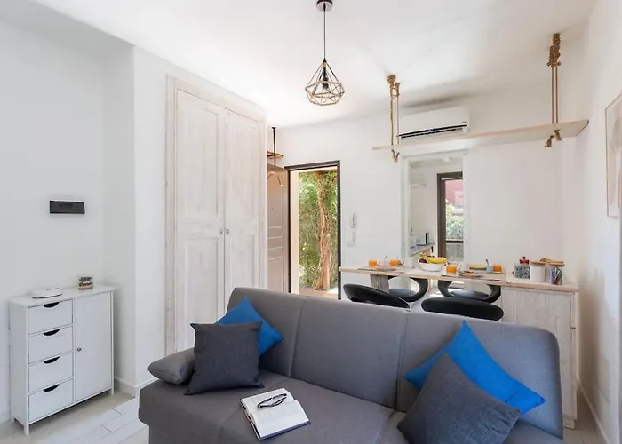 Marina - Near Airport With Swimmingpool Appartamento *