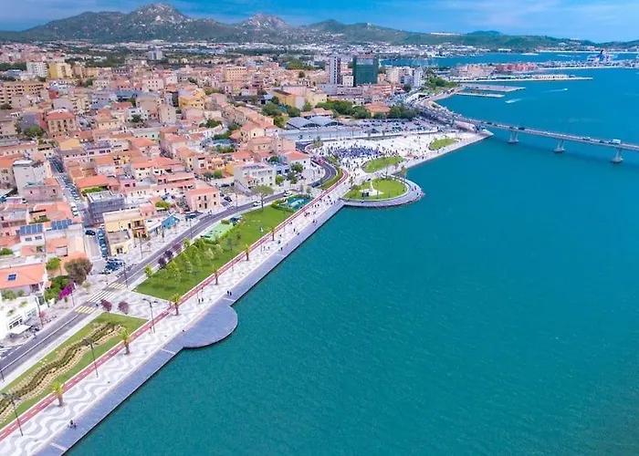 Marina - Near Airport With Swimmingpool Appartamento *