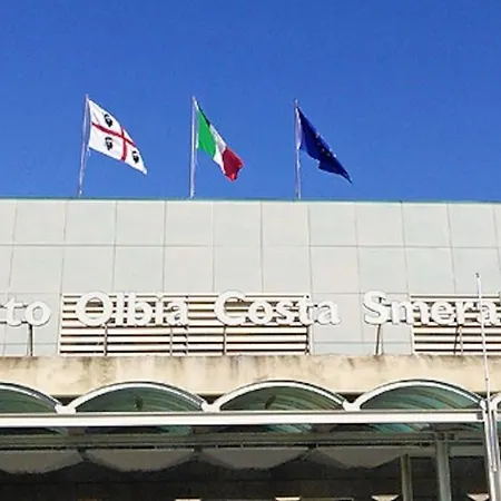 Marina - Near Airport With Swimmingpool アパート